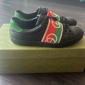 Gucci Leather Sneakers All Black with color logo size Women’s 9
